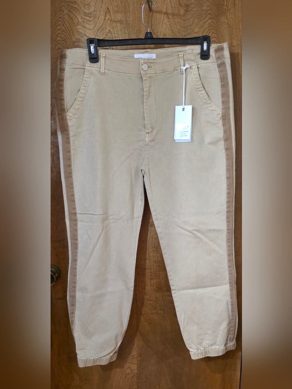 NWT- Size 2X Risen Los Angeles Jogger Jeans